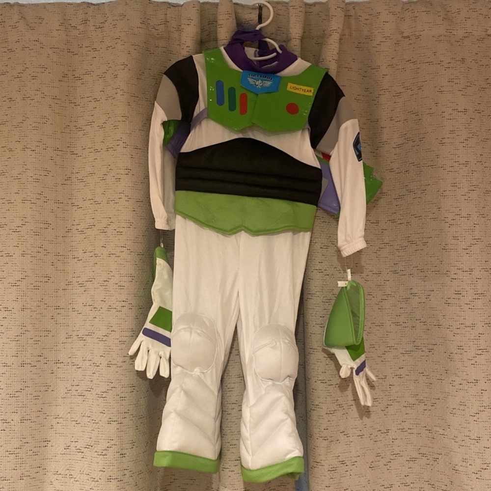 NWT 3T Light Up Buzz Lightyear For Costume From Disney Store
